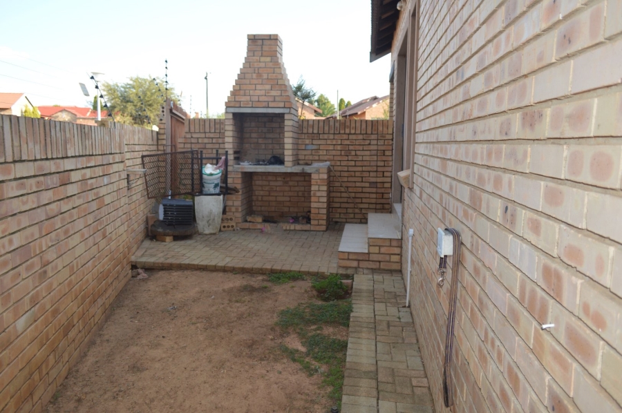 2 Bedroom Property for Sale in Meiringspark North West